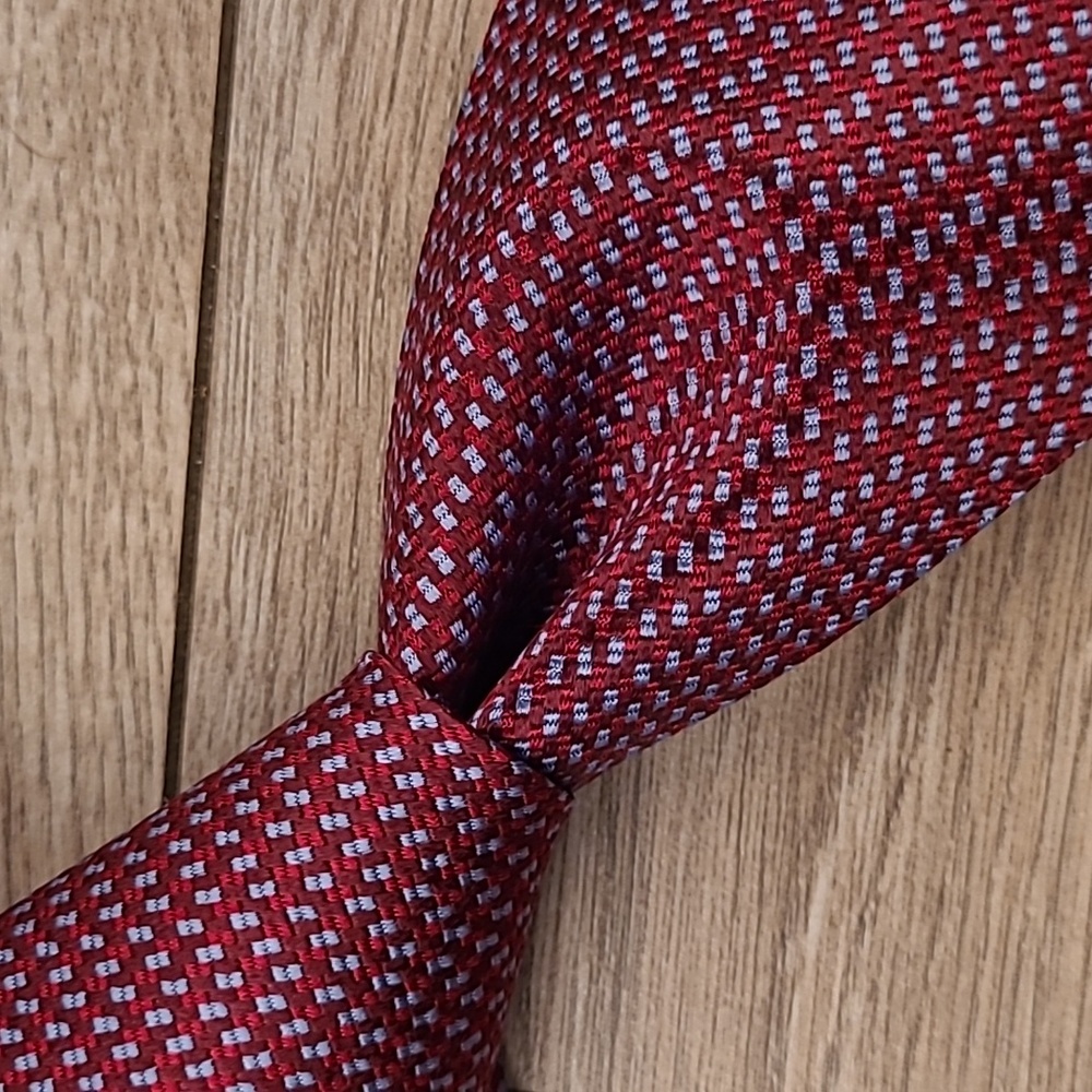 BROOKS BROTHERS Recent Metallic Red Silver Abstract Pattern Mens Silk Tie